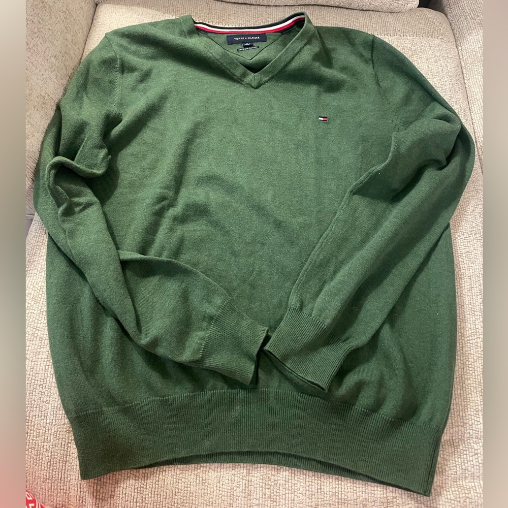 Men’s Tommy Hilfiger Green Vneck Sweater Size M LIKE NEW